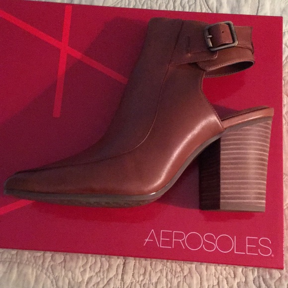 Shoes - Picture 2 of 4